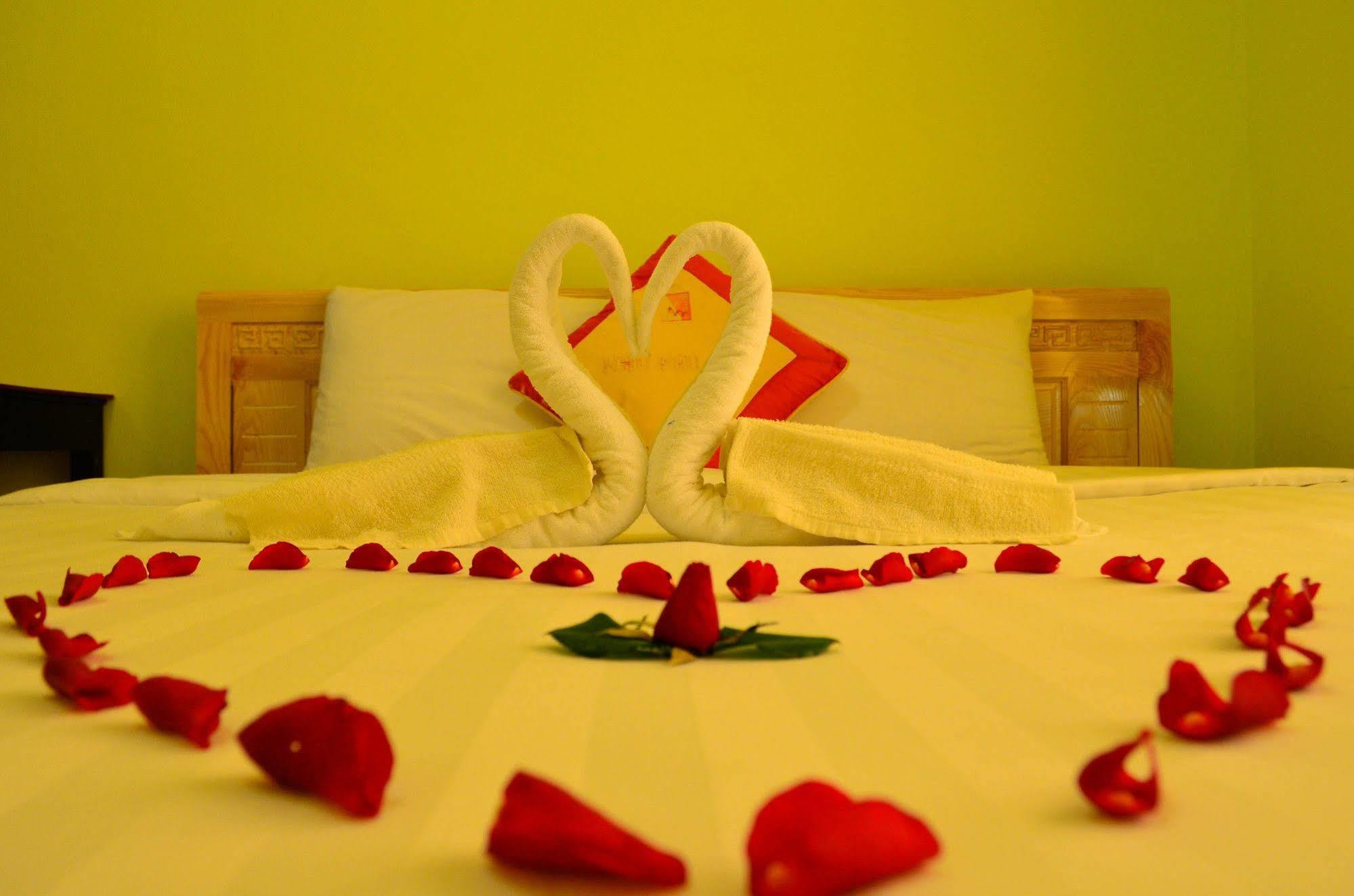 Nhu Phu Hotel เว้ ภายนอก รูปภาพ