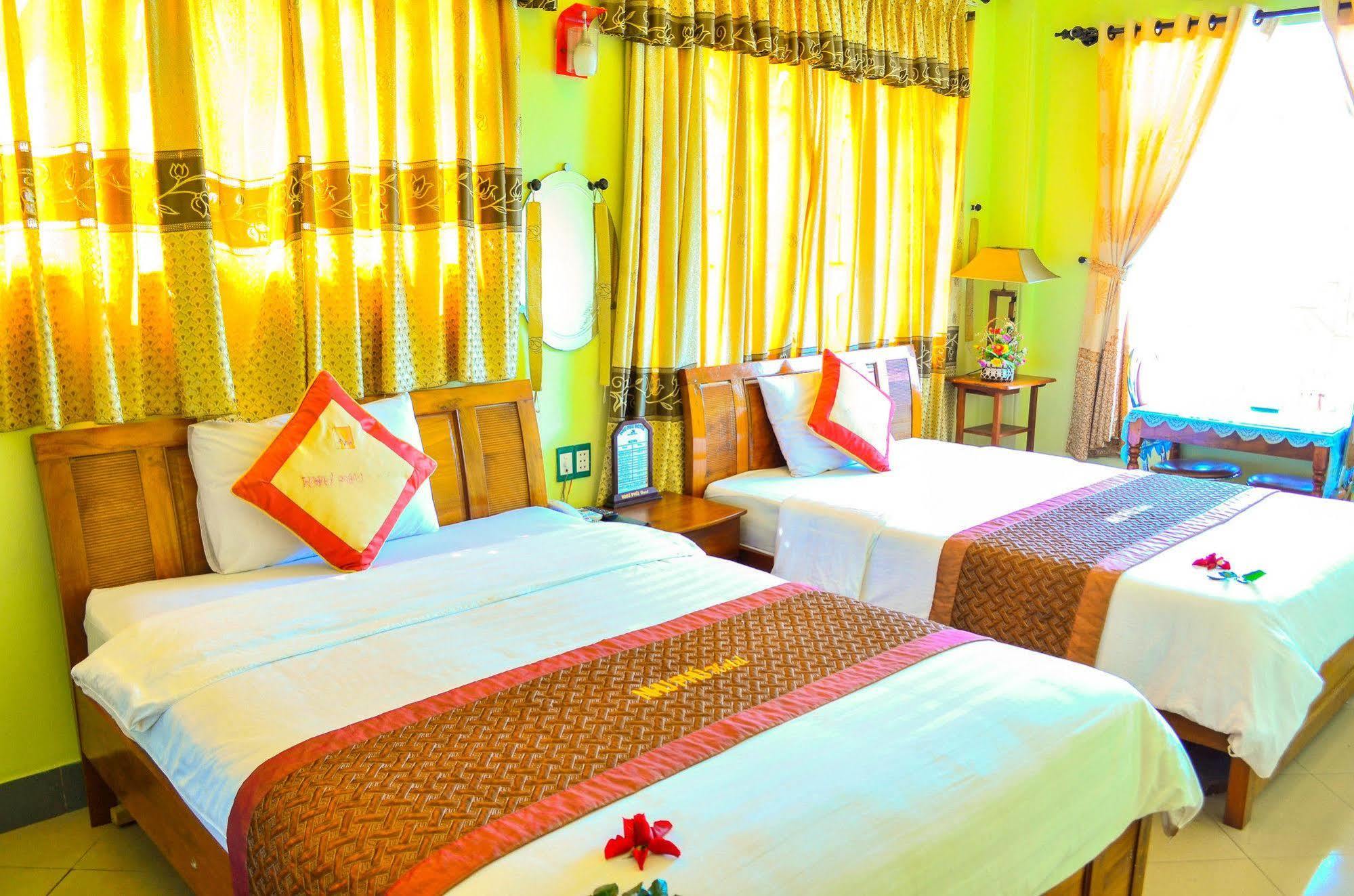 Nhu Phu Hotel เว้ ภายนอก รูปภาพ