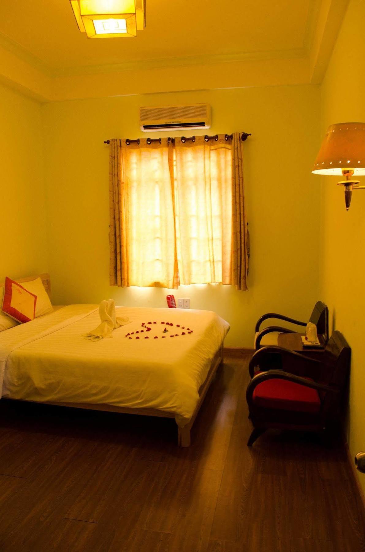 Nhu Phu Hotel เว้ ภายนอก รูปภาพ